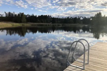 Cyklostezka a rybník Hadina