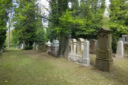 Na židovský hřbitov