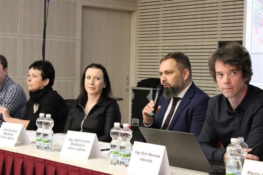 Průjezd Humpolcem zjednoduší nová okružní křižovatka