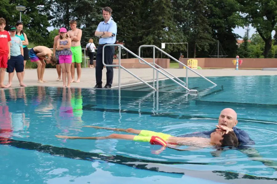 Zábavné čtvrtky na koupališti Žabák