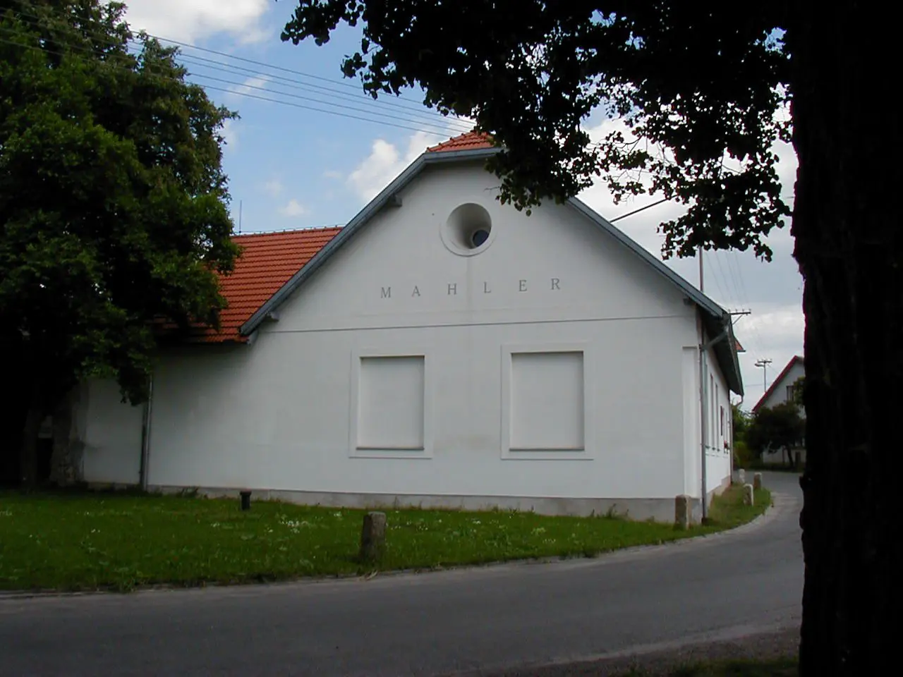 OLYMPUS DIGITAL CAMERA